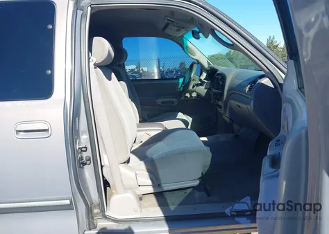 2000 Toyota Tundra Sr5 V8 из США, поврежденный, VIN 5TBRT3412YS095620